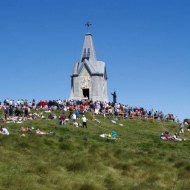 I fedeli assistono alla Celebrazione