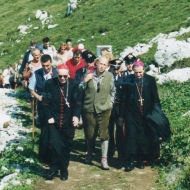 In processione verso il Monumento