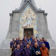 Al Monumento con il coro della montagna “INZINO”