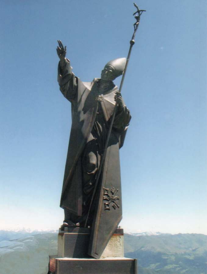 La Statua di Papa Paolo VI