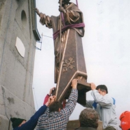 Ancoraggio sul basamento della statua di Paolo VI